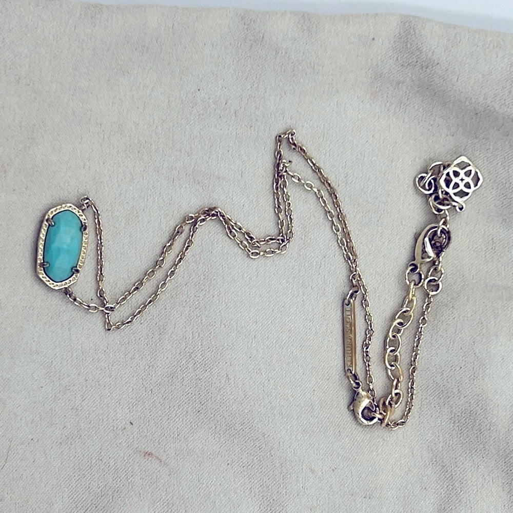 Kendra Scott Elisa Pendant Necklace In Turquoise Blue /Gold - Picture 2 of 3